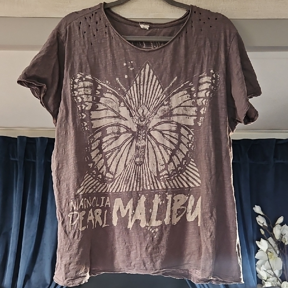 Magnolia Pearl "Beauty Is Truth" Tee